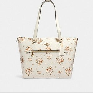 Coach Gallery Tote Rose Bouquet